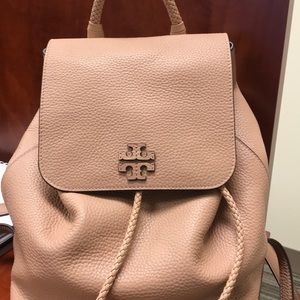 Meet your Posher, Aida